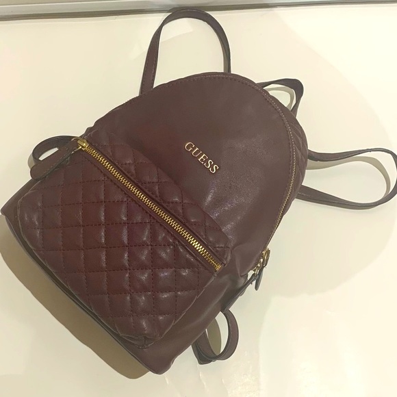 Guess Burgundy Colour Backpack Bag - Perfect for Travel - Picture 7 of 11